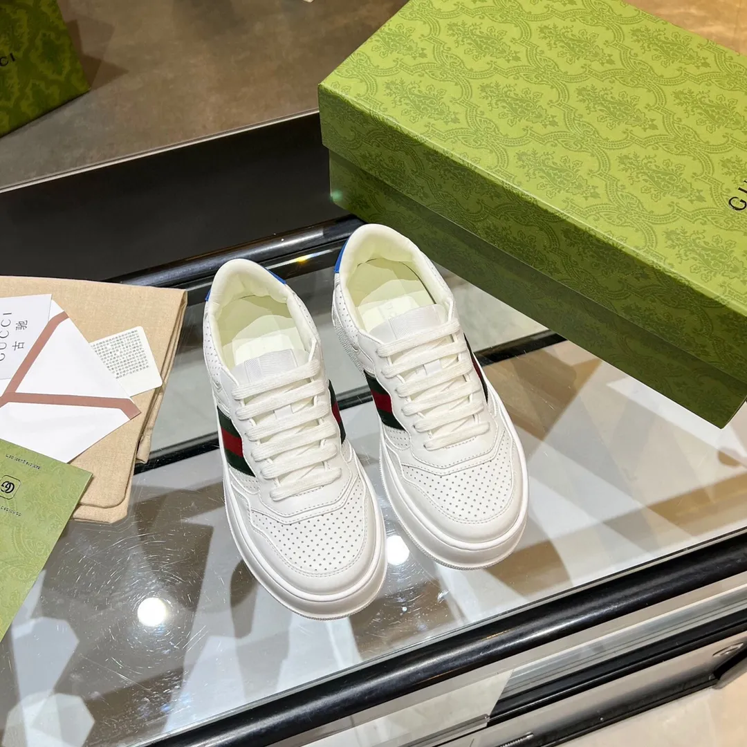 👟👟Ex-factory price 480👟👟 Women's Shoes Women's Clothing Gucci - the new Chunky B series lightweight soft thick sole sports series! G's couple's white shoes, Gucci counter style, Gucci catwalk style! The style design is light, luxurious and retro...thick sole increases height...similar to an upgraded version of classic white shoes! Original customized cowhide fabric (classic old floral fabric, perforation, embossing process), cowhide lining, original foam lightweight outsole, GG Logo on the heel, 4cm thick sole, classic Gucci webbing... Women's 35-40/Men's 38-44 (full size)